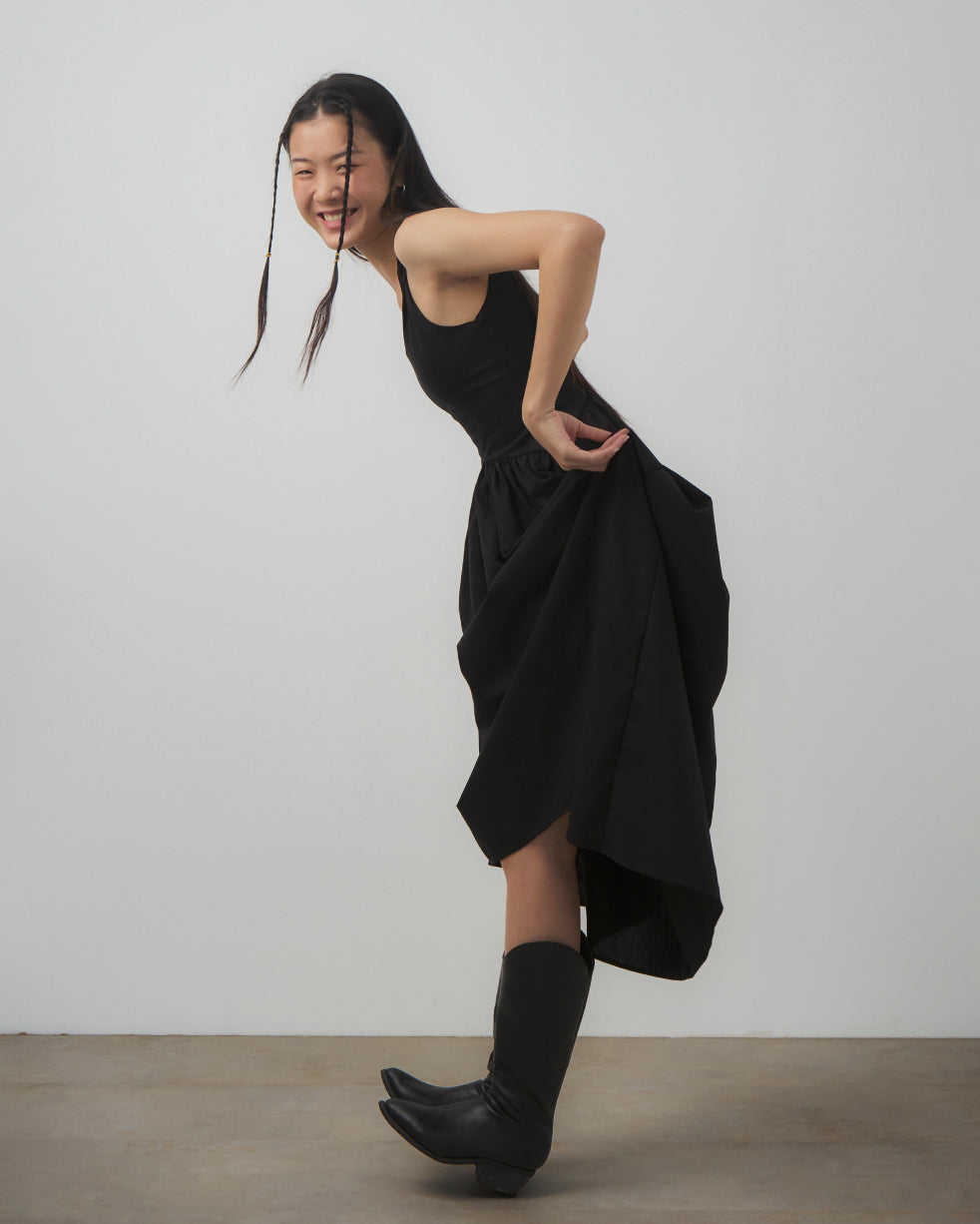 Curved Backless Dress in Black