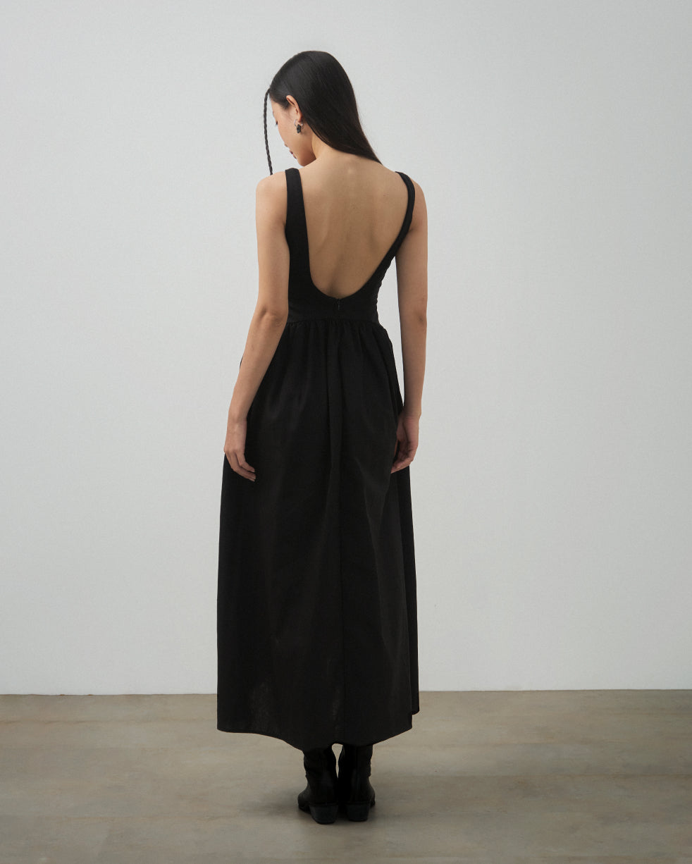 Curved Backless Dress in Black