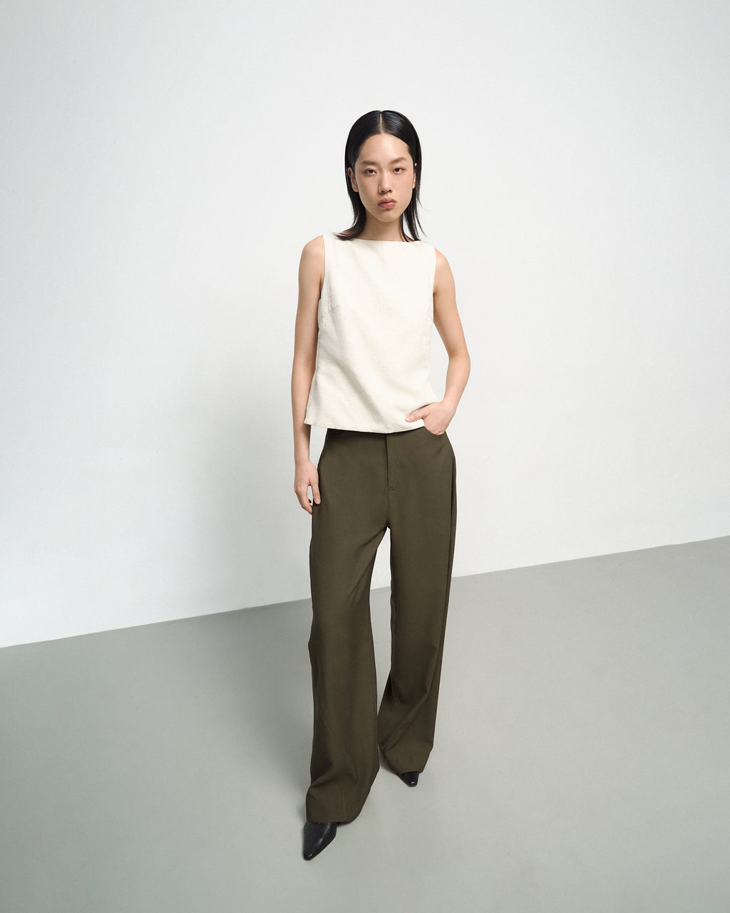 Echo Pants in Dark Olive Brown