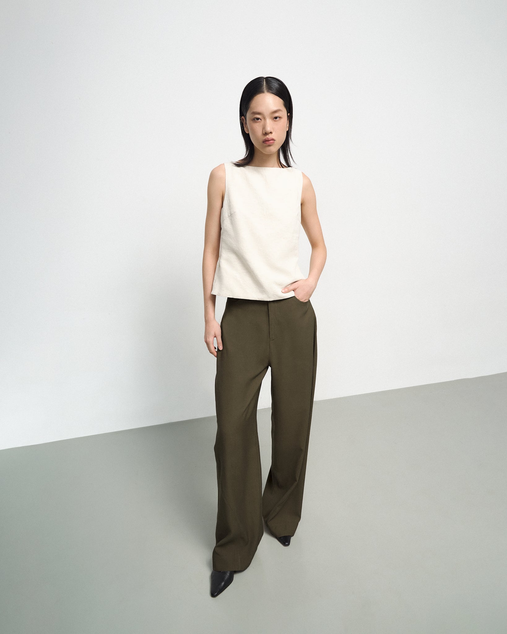 Echo Pants in Dark Olive Brown